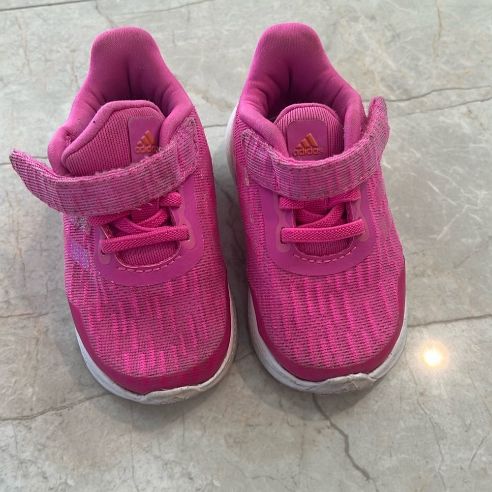 Brand: Adidas / Size: 5K US